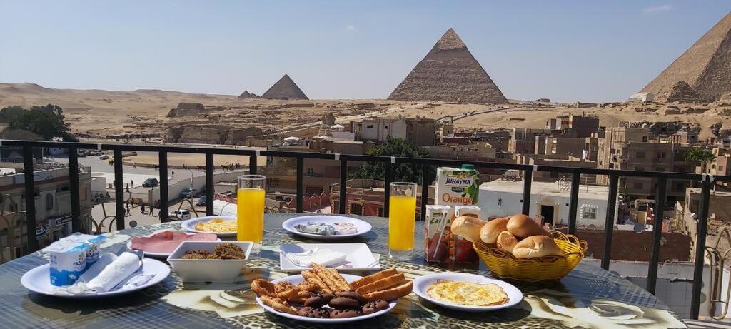 Pyramids Plateau Inn Giza Exterior photo