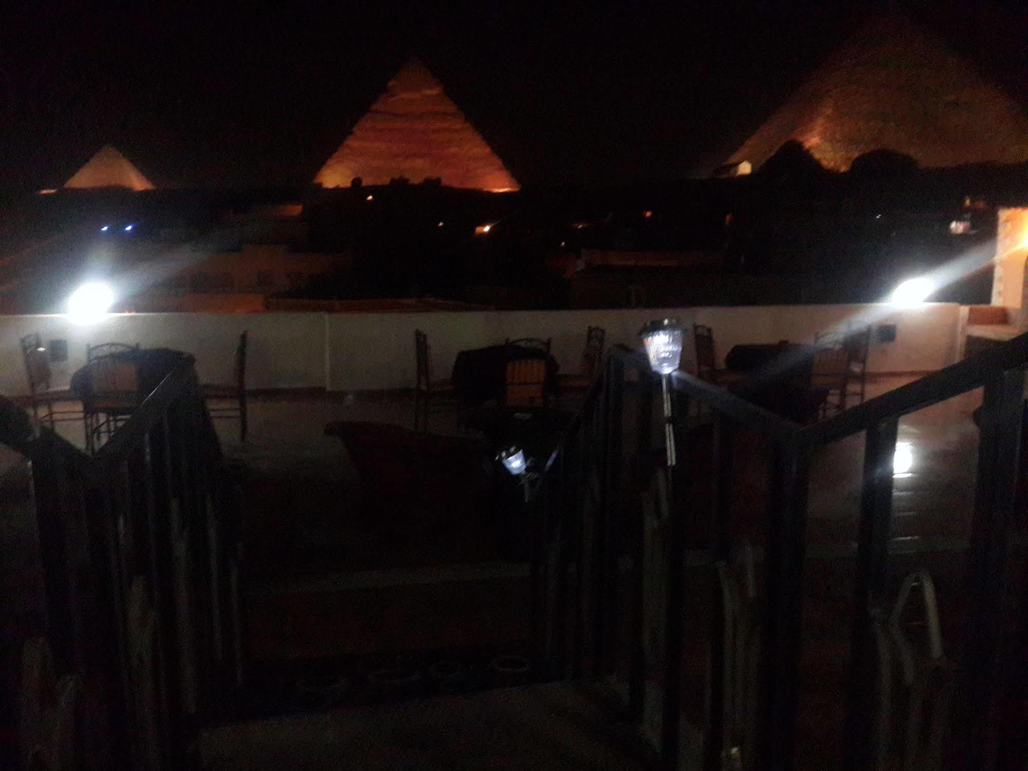Pyramids Plateau Inn Giza Exterior photo