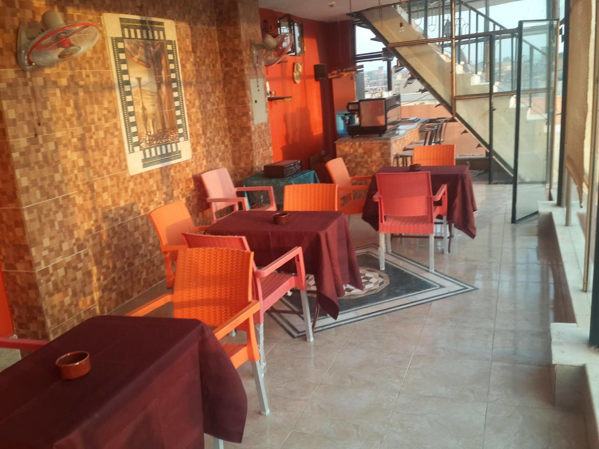 Pyramids Plateau Inn Giza Exterior photo