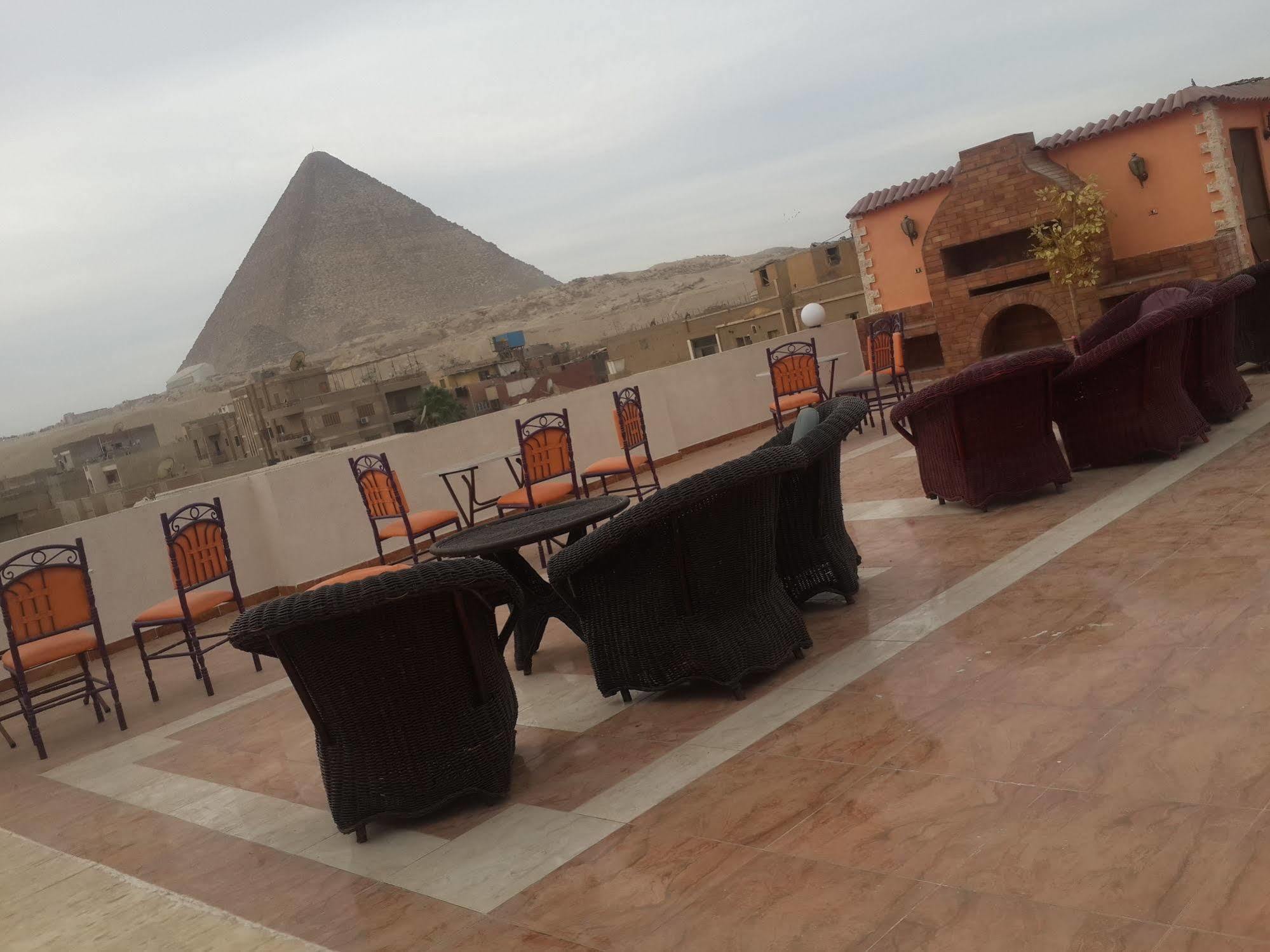 Pyramids Plateau Inn Giza Exterior photo